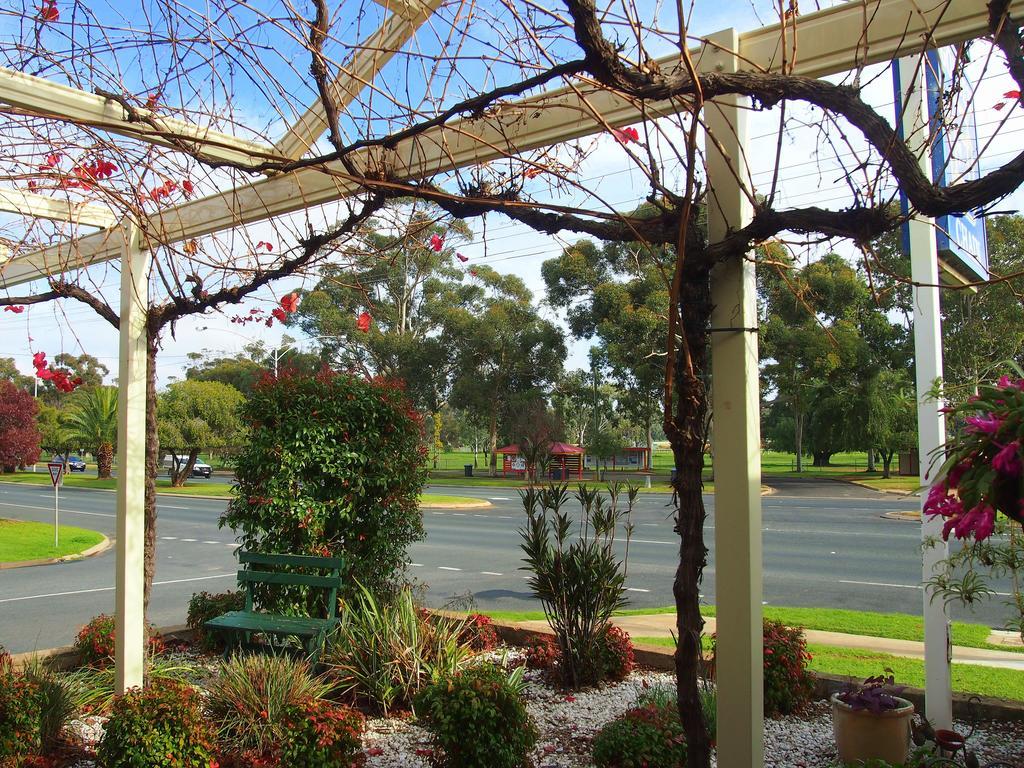 Murray River Motel Swan Hill Bagian luar foto